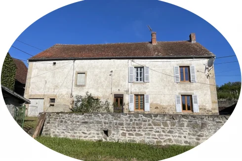 Auv 1149: House to Renovate, Barn, Double Garage, 2000m² of